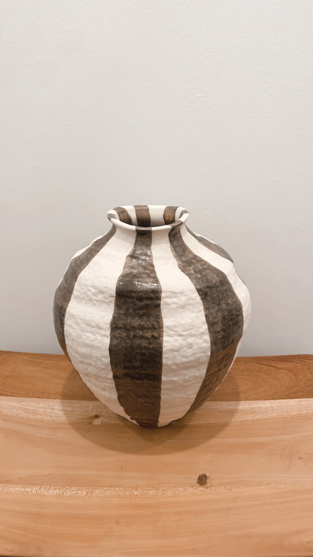 Rayas Ceramic Vase - Cocoa