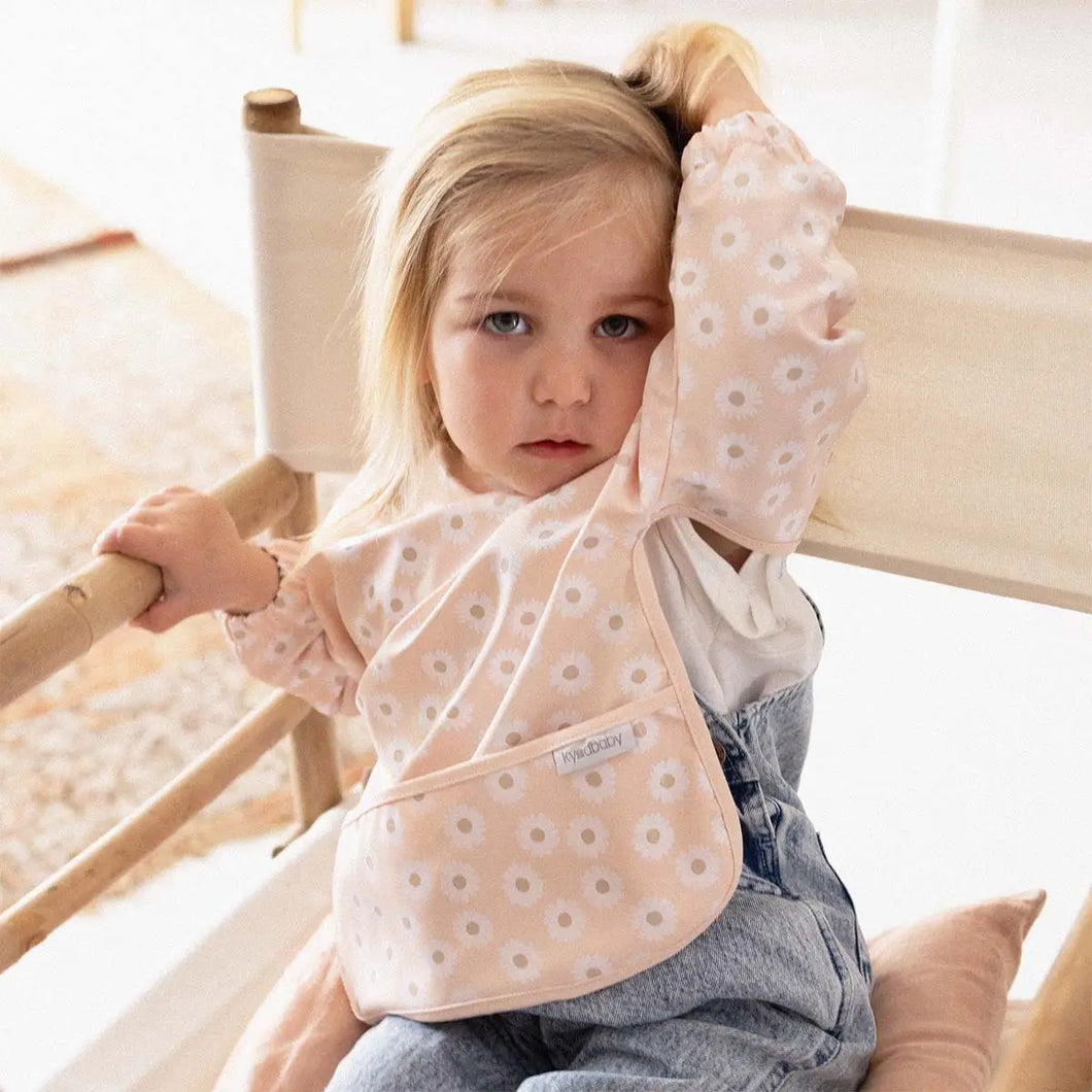 Messy Bib | Daisy Charm